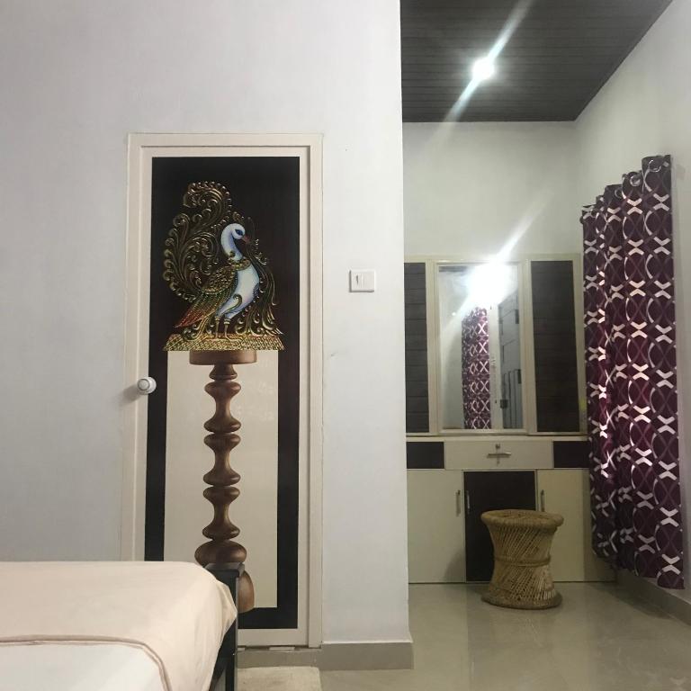 Letto o letti in una camera di Munroe Heritage Inn