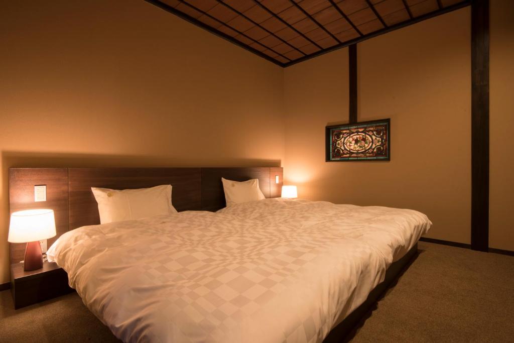 Gallery image of this property