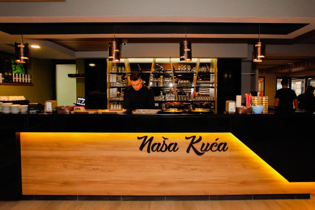 Lounge nebo bar v ubytování Hotel Kakanj