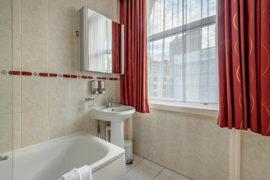 The Montana Hotel - Resim 36