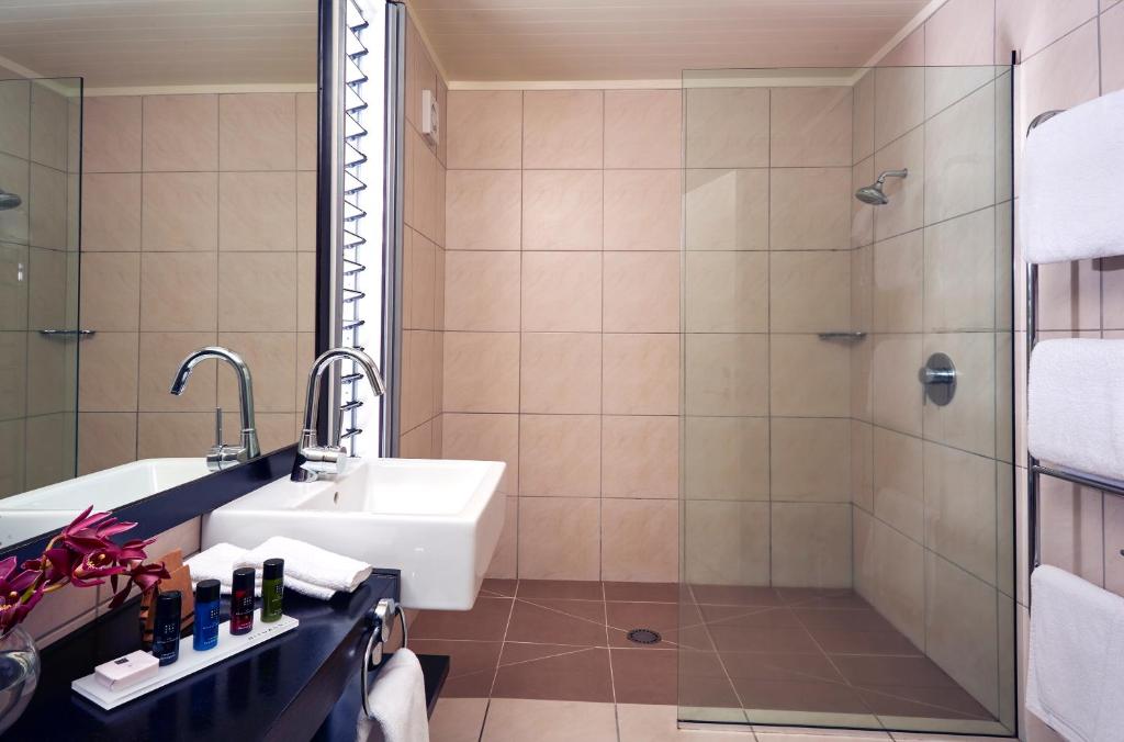 Koupelna v ubytování Awaroa Lodge