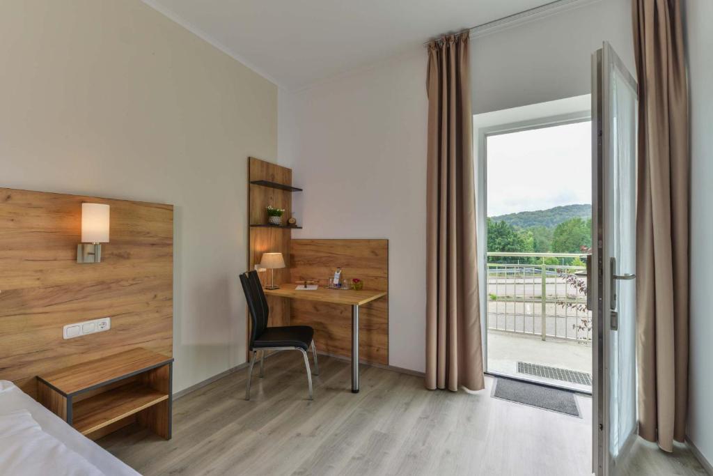 Nespecifikovaný výhled na hory nebo výhled na hory při pohledu z hotelu