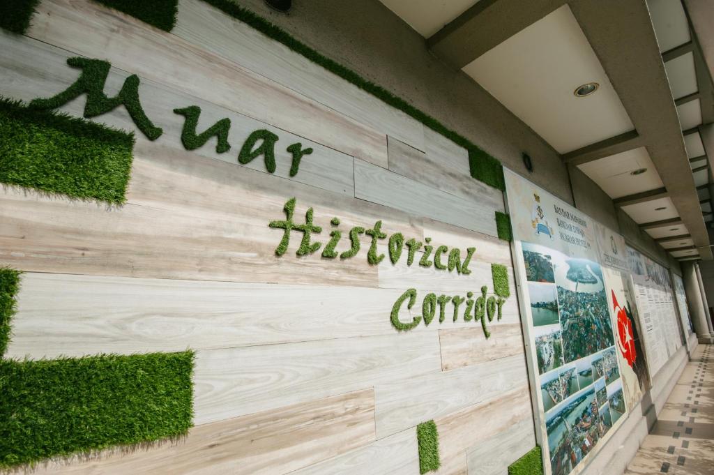 Certifikát, hodnocení, plakát nebo jiný dokument vystavený v ubytování Muarar 99 Hotel