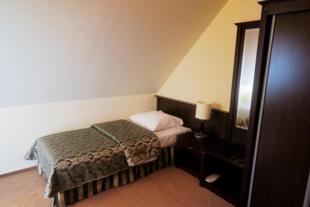 Hotel Robert's Port - Standard Single Room