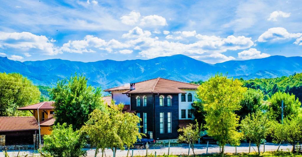 Gallery image of Family Hotel Svatovete in Apriltsi