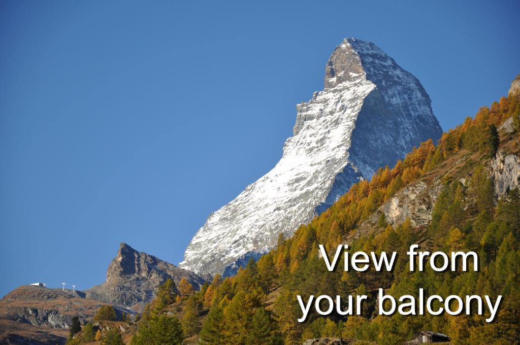 ツェルマットにあるハウス ビクトリア Aのマターホルン山の景色を望むバルコニーが備わります。