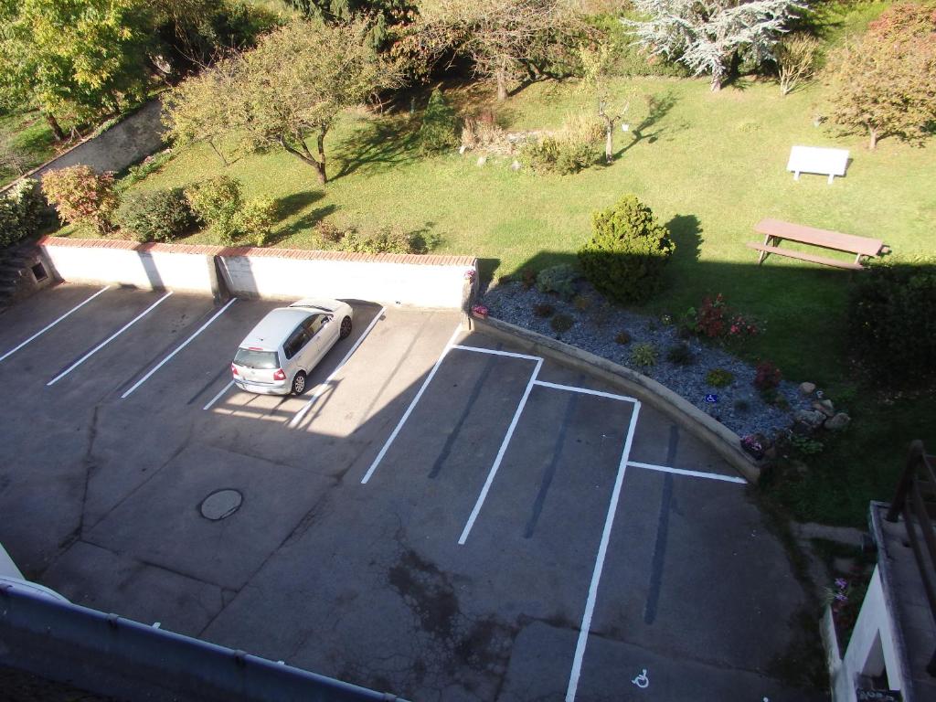 Fotografie z fotogalerie ubytování Hotel Castel v destinaci Neuves-Maisons