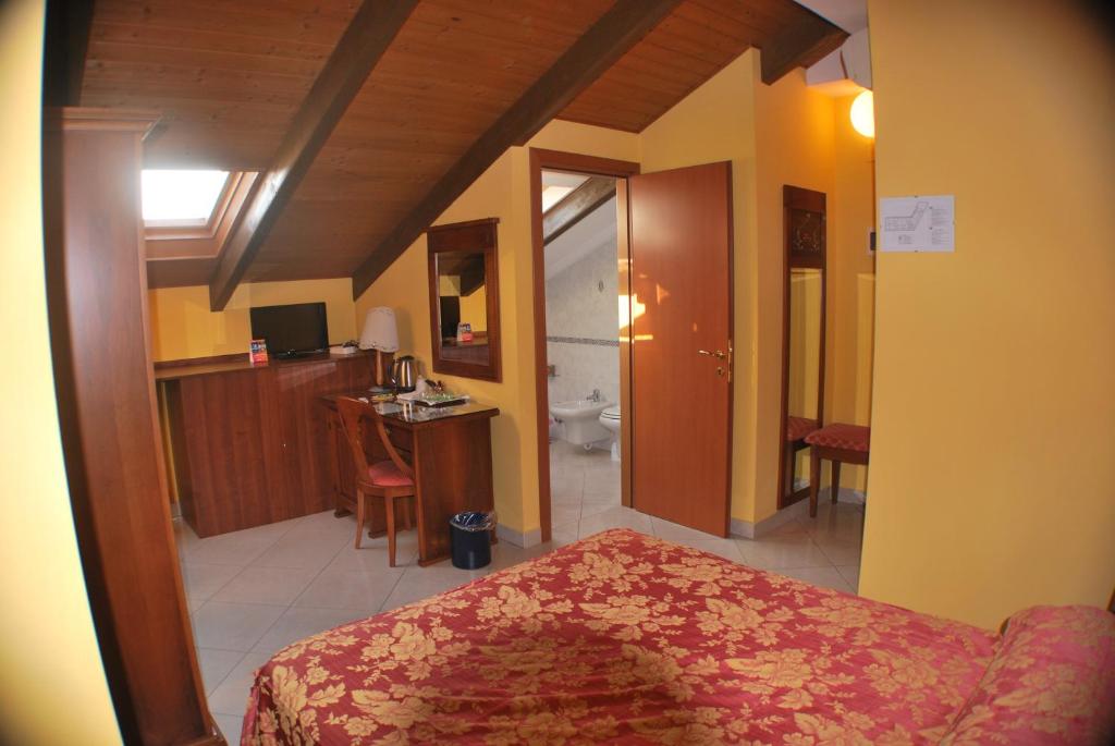 
Basic Double Room - Attic
