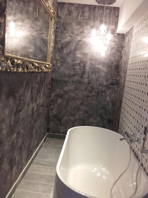 Jean de Valette Boutique Living - Gallariji - Deluxe Apartment With Bath Tub