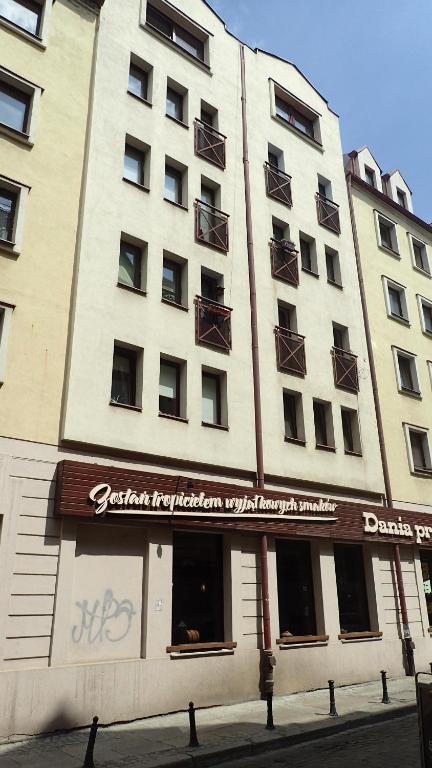 Budova, v ktorej sa apartmán nachádza