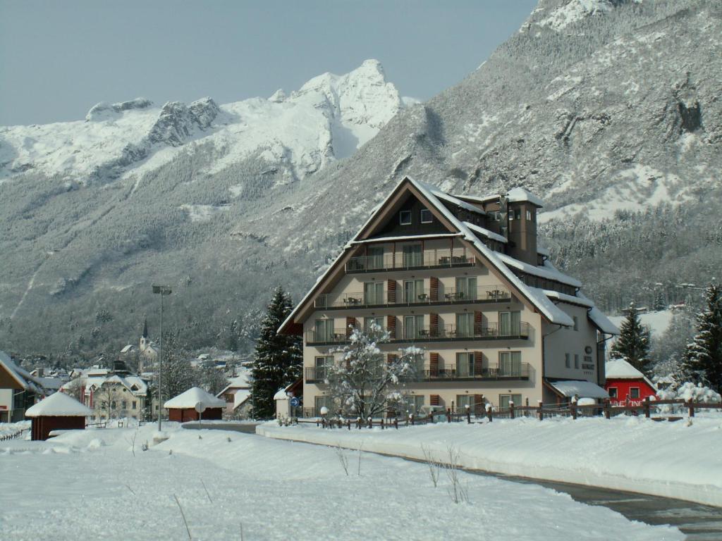 Hotel Mangart v zimě