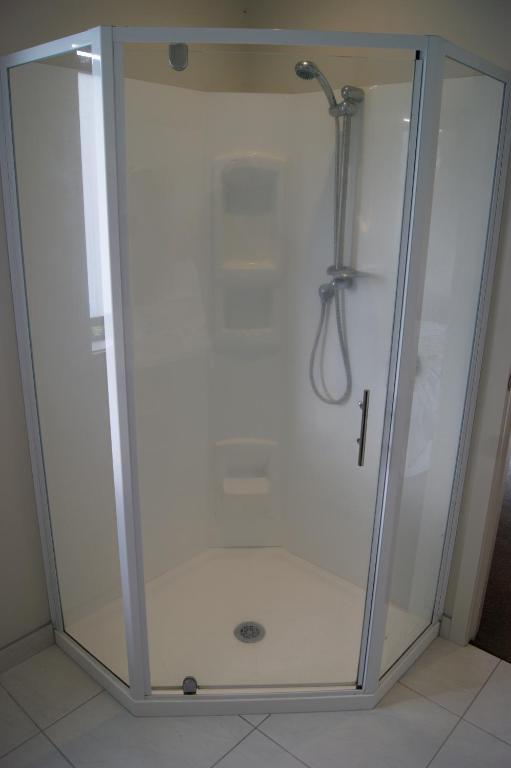 Waihi Beach Getaway-Studio, Ensuite & Private Deck - Resim 8