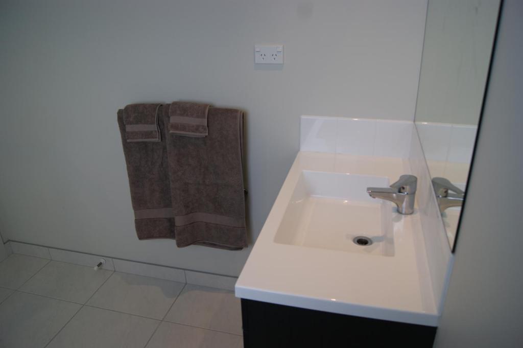 Fotografie z fotogalerie ubytování Waihi Beach Getaway-Studio, Ensuite & Private Deck v destinaci Waihi Beach