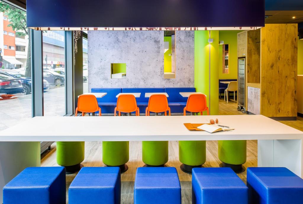 Ibis Budget Salzburg Airport - Self-Check-In - Resim 16