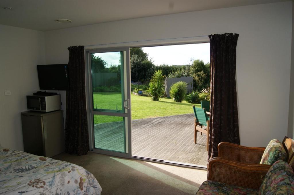 Waihi Beach Getaway-Studio, Ensuite & Private Deck - Resim 12