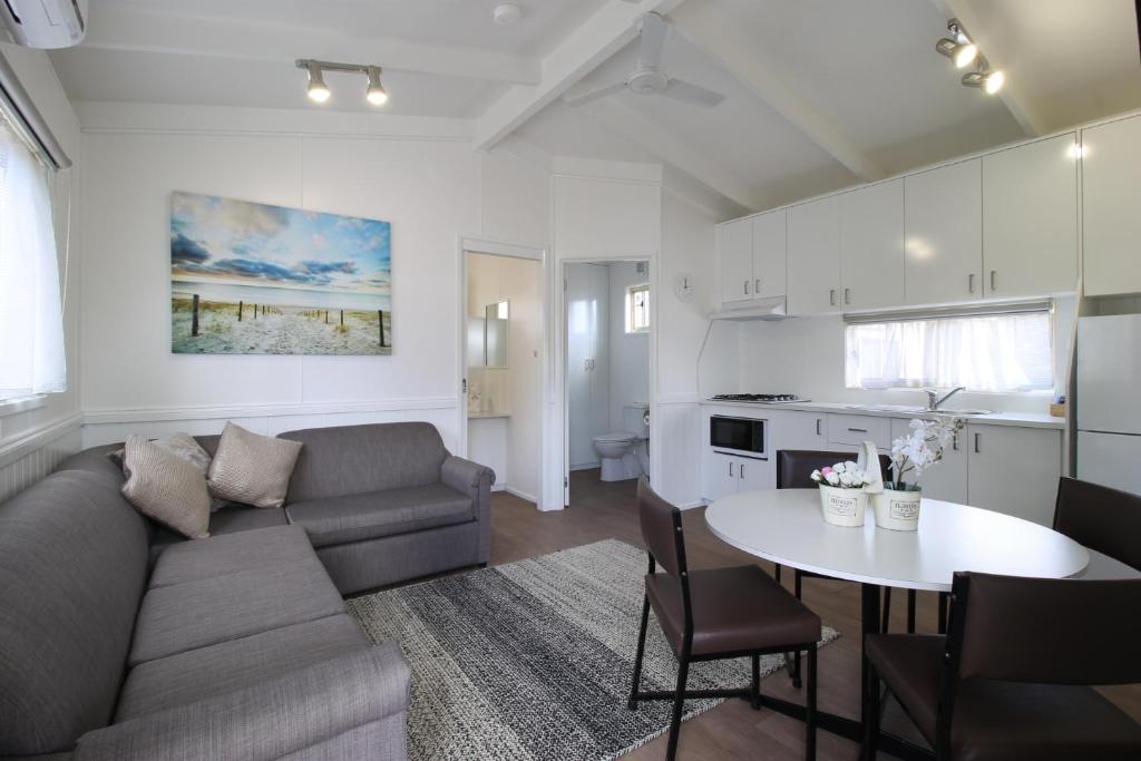 Kanasta Caravan Park - Villa De Deux Chambres (Dormes 5)