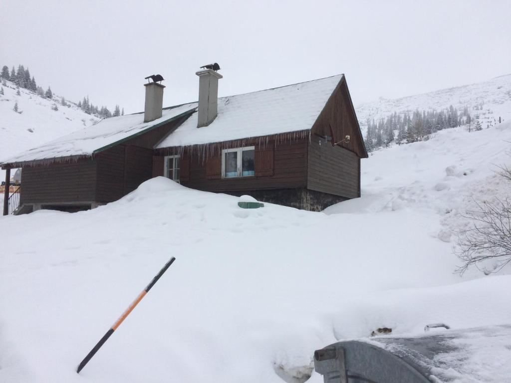 Zettlerhütte Planneralm v zime