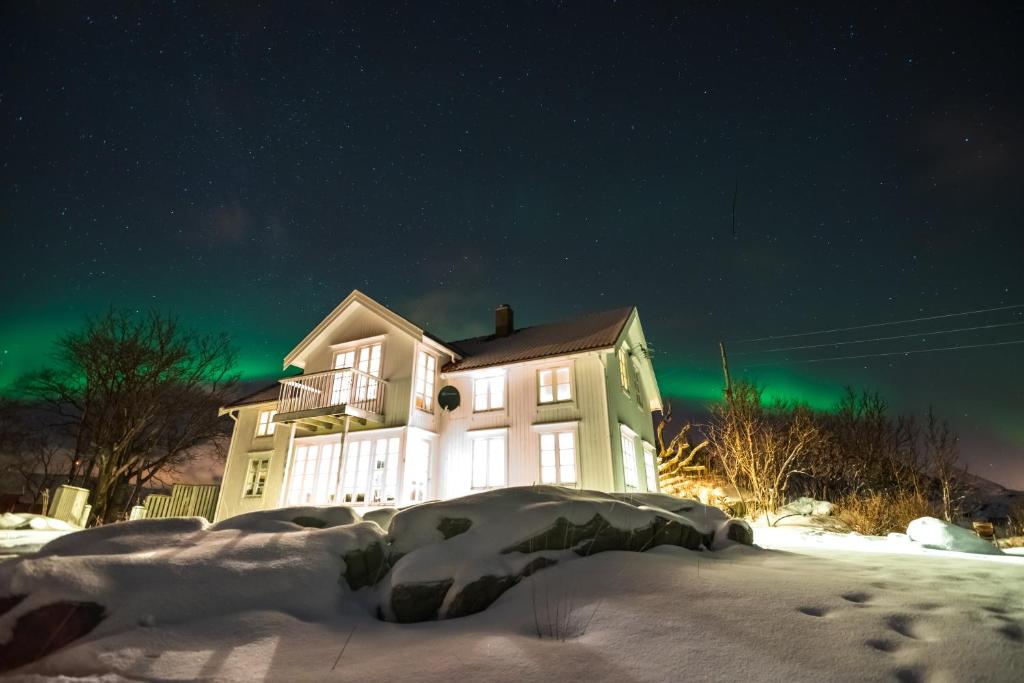 Obiekt Villa Ballstad zimą