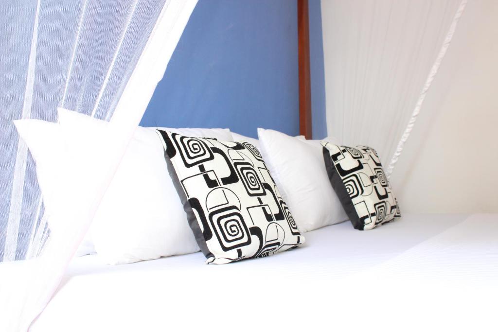 Surasa Beach Resort - 17