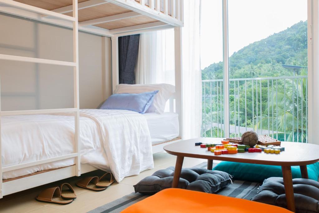 Nespecifikovaný výhled na hory nebo výhled na hory při pohledu z hotelu