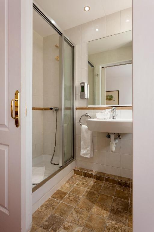 A bathroom at Hotel Araxa - Adults Only