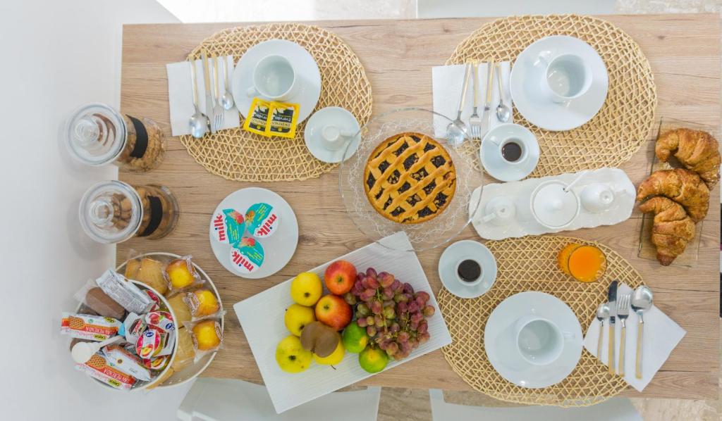 Jedlo v ubytovaní bed & breakfast alebo blízkom okolí