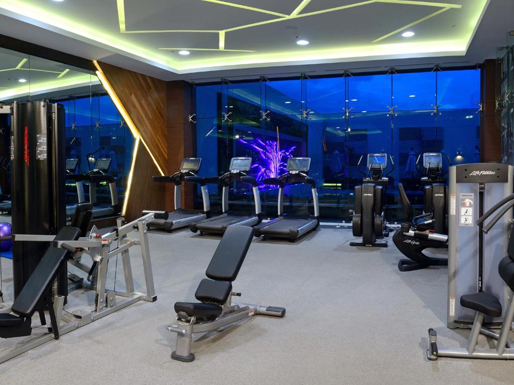 Fitness centrum a/nebo fitness zařízení v ubytování HS HOTSSON Hotel Irapuato