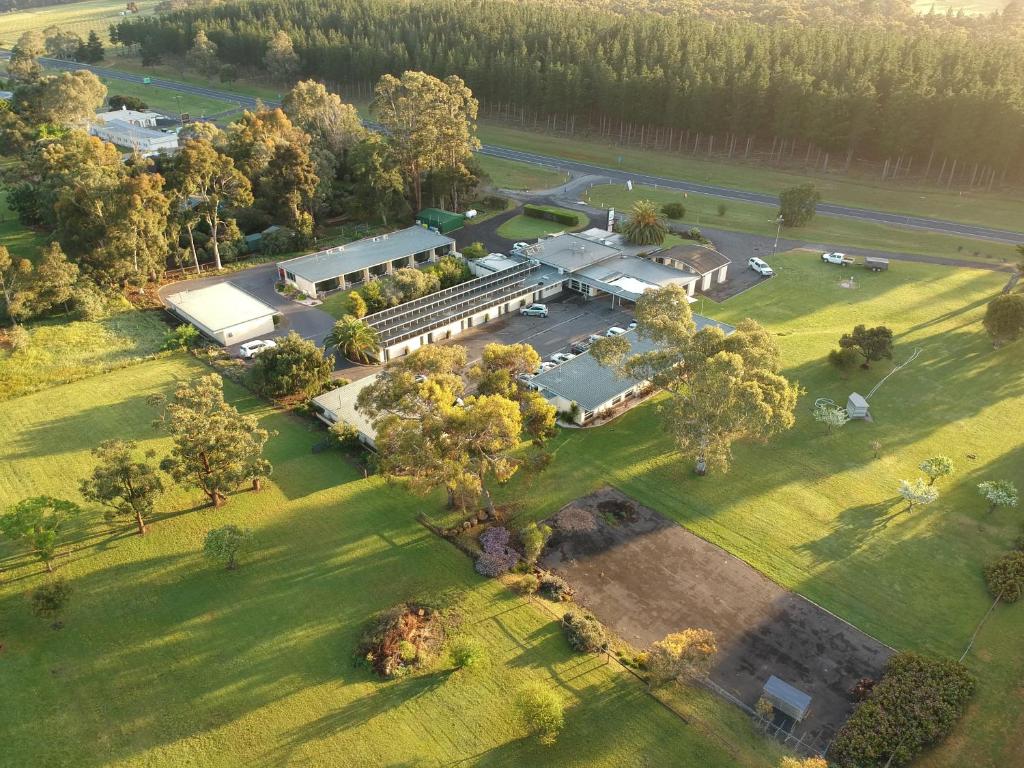 an overhead view of a building with a train station at William Macintosh Motor Lodge in Naracoorte