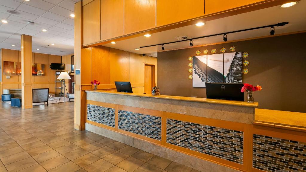 Vstupní hala nebo recepce v ubytování Best Western Plus Silverdale Beach Hotel