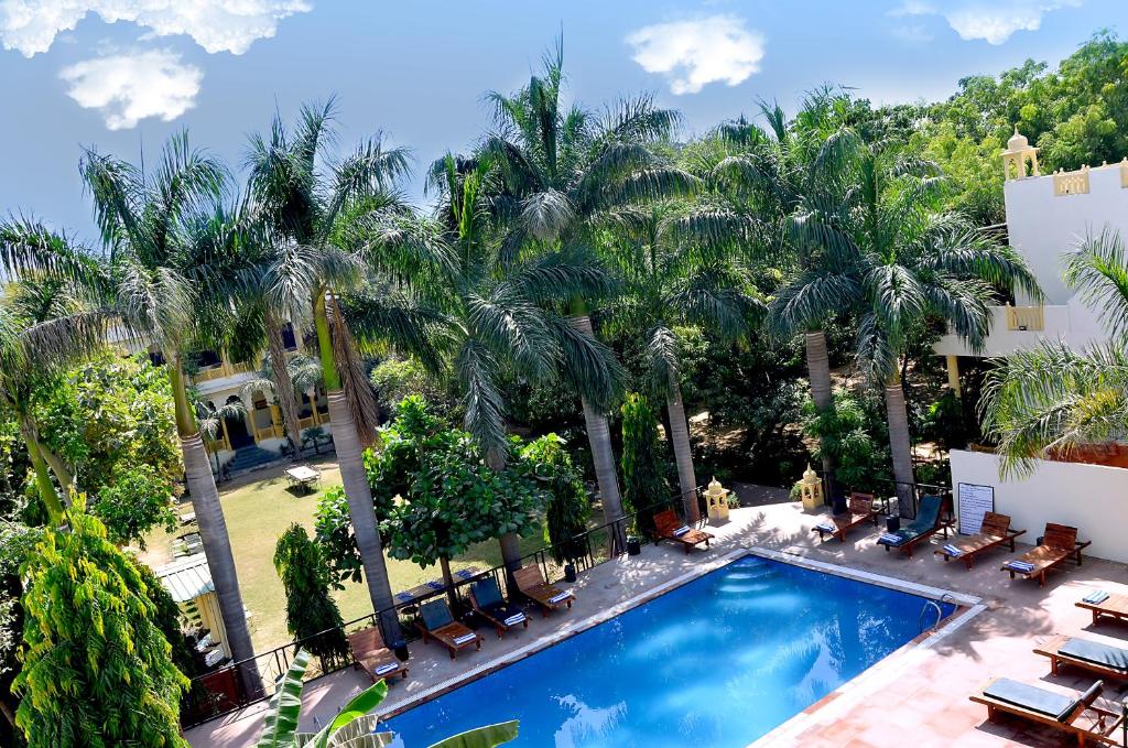 A piscina em ou perto de Raj Palace Resort