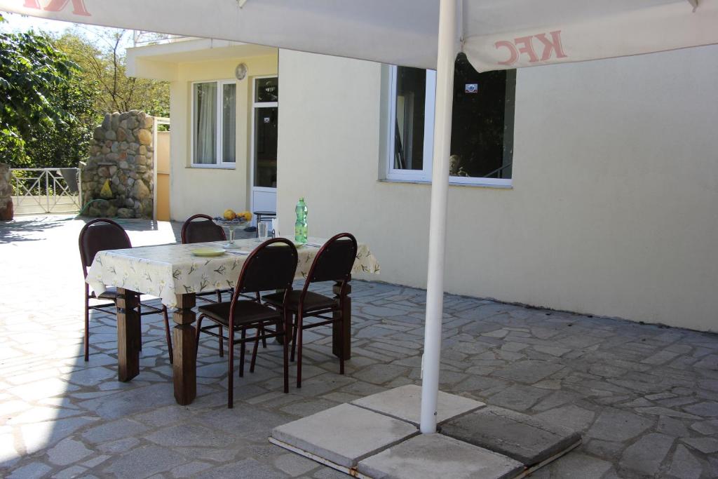 Patio nebo venkovní prostory v ubytování Guesthouse Mirabela