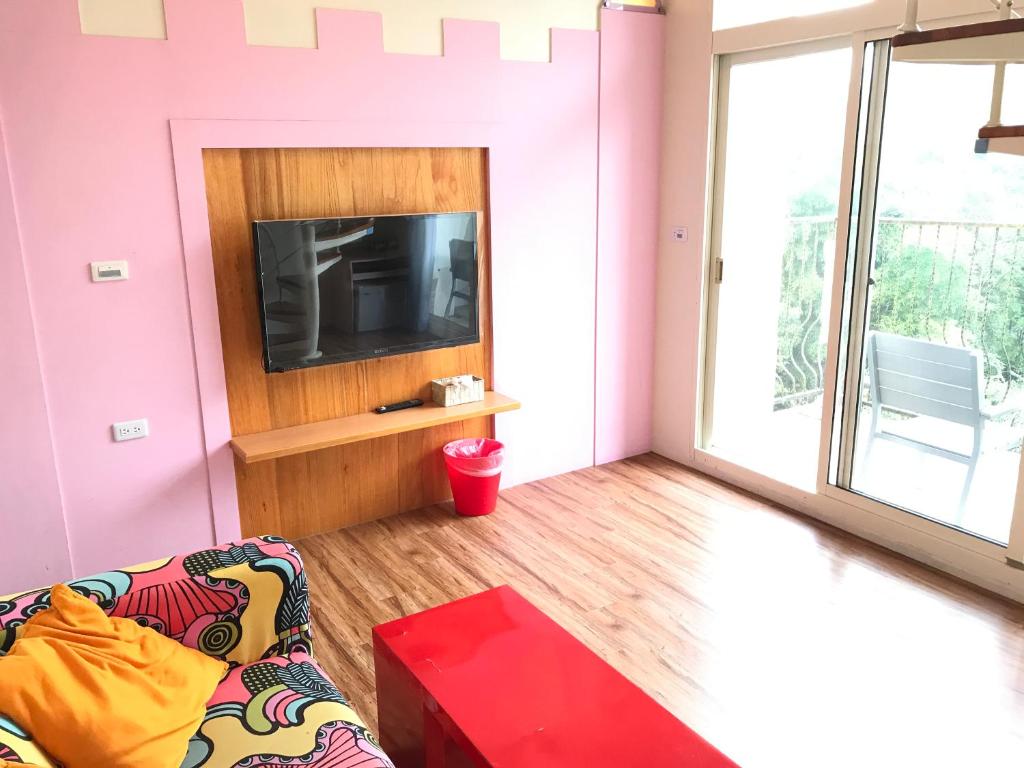 TV a/nebo společenská místnost v ubytování Saint Malo Homestay