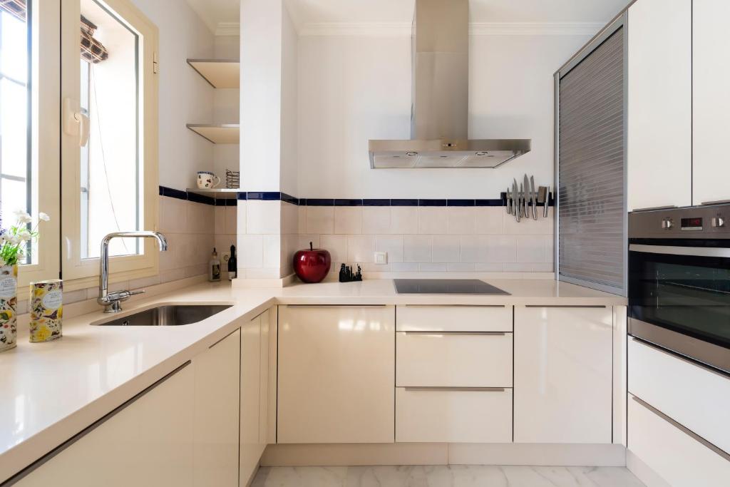 Kuchyň nebo kuchyňský kout v ubytování Genteel Home Vinuesa