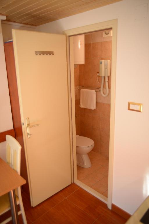 Kúpeľňa v ubytovaní Apartments Larsen