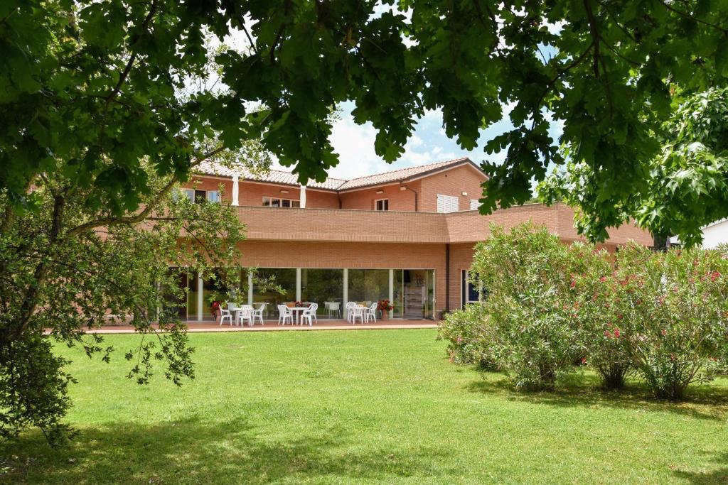 Jardín al aire libre en Residence San Rossore