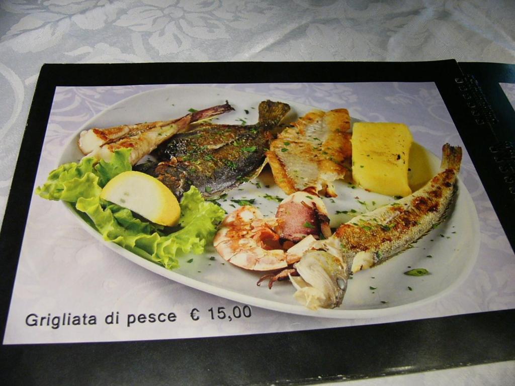 Jídlo v hotelu nebo okolí