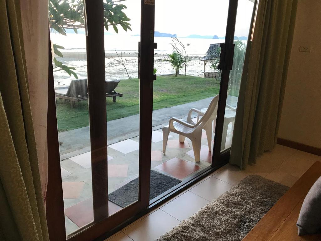 Balkón nebo terasa v ubytování Koh Kwang Seaview