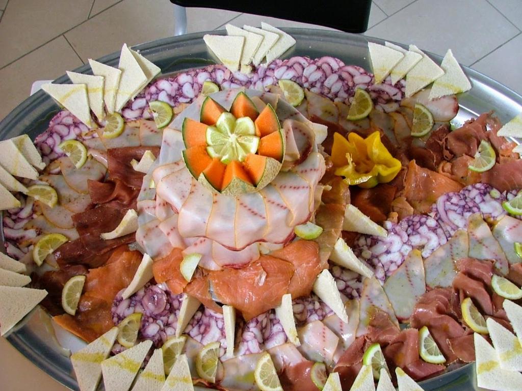 Comida en o cerca de este apartahotel