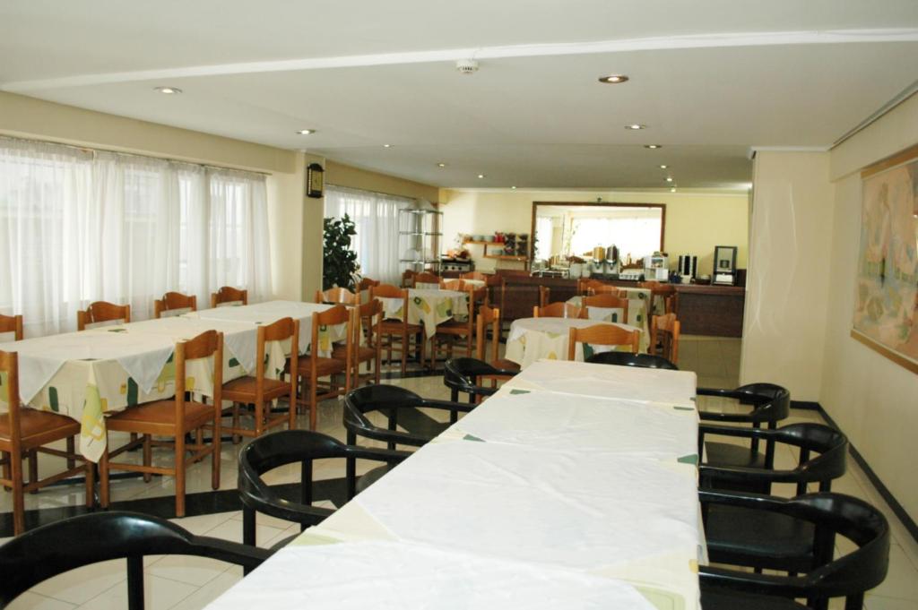 Restaurace v ubytování Omiros Hotel