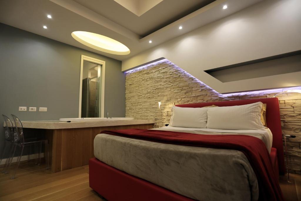 Luxury on the River - Deluxe Double Room With Bath