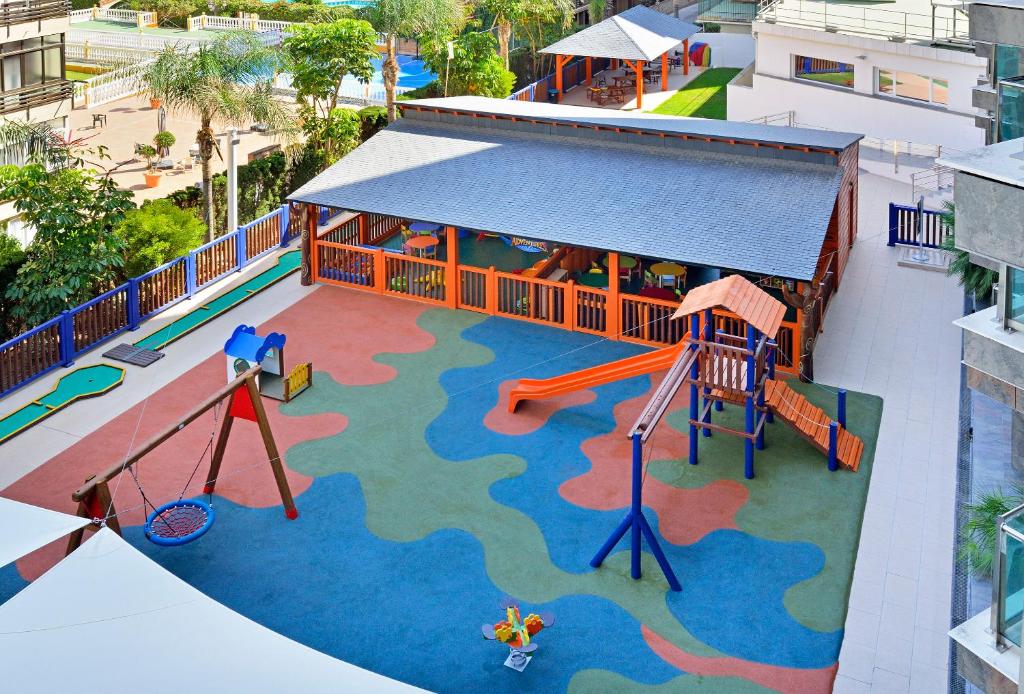 Zona de juegos infantil en Sol Principe