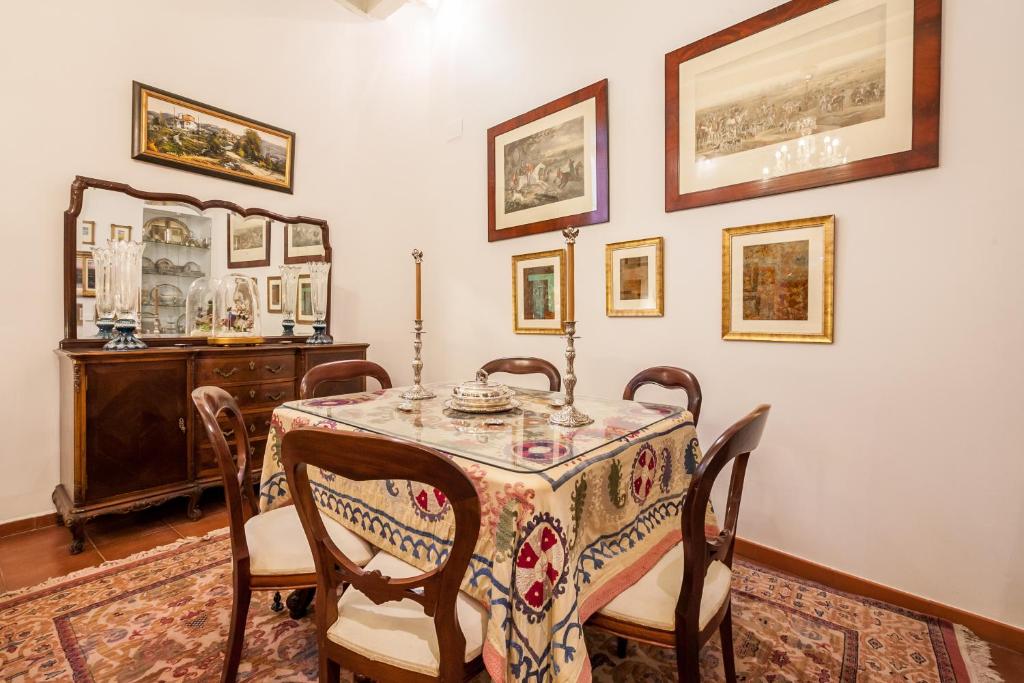 Fotografia z galérie ubytovania CASA SEÑORIAL EN SEVILLA CENTRO,Calle Mármoles v destinácii Seville