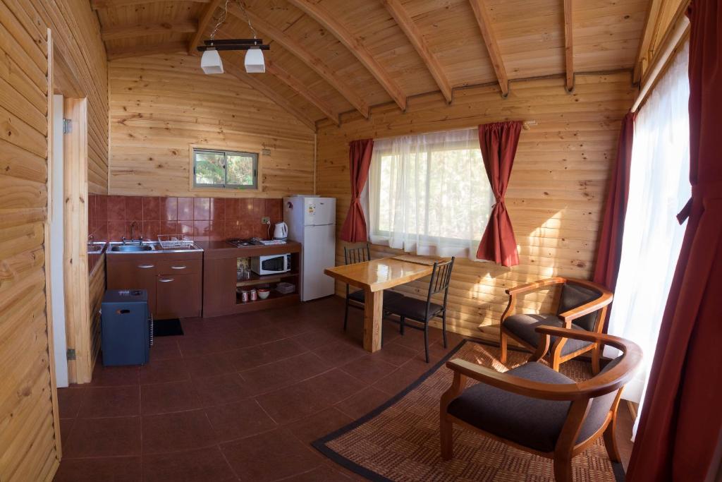Kuchyň nebo kuchyňský kout v ubytování Eco Cabañas Algarrobo