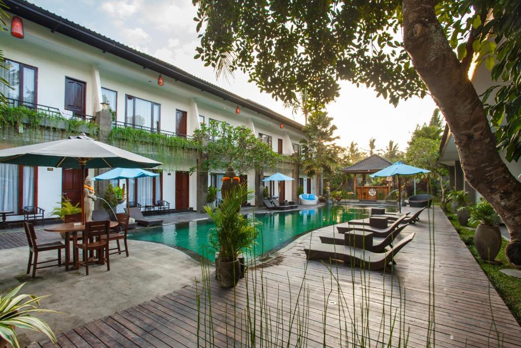 Ubud Raya Hotel