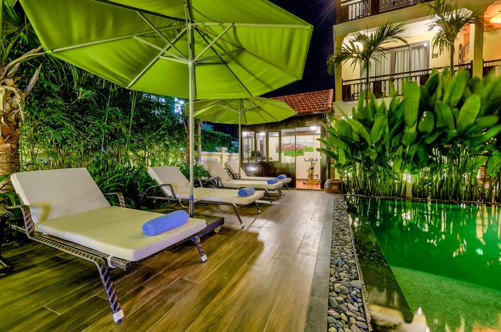 Bazén v ubytování Hoi An Field Boutique Resort & Spa nebo v jeho okolí