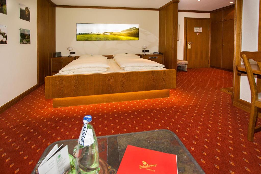 Postel nebo postele na pokoji v ubytování Hotel Kleins Wiese