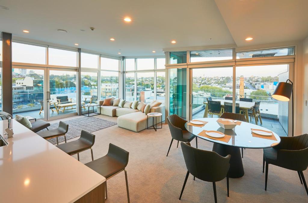 
Executive Three Bedroom Apartment
