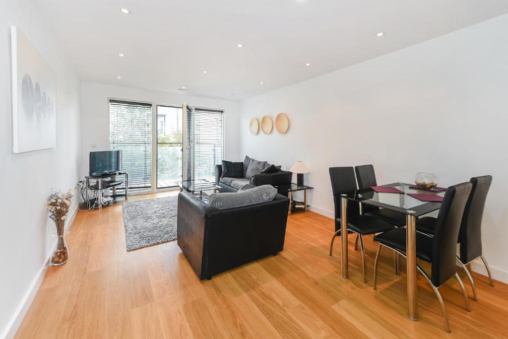 Apartament Central Slough 2 bedroom 1 bath (Wlk. Brytania Slough