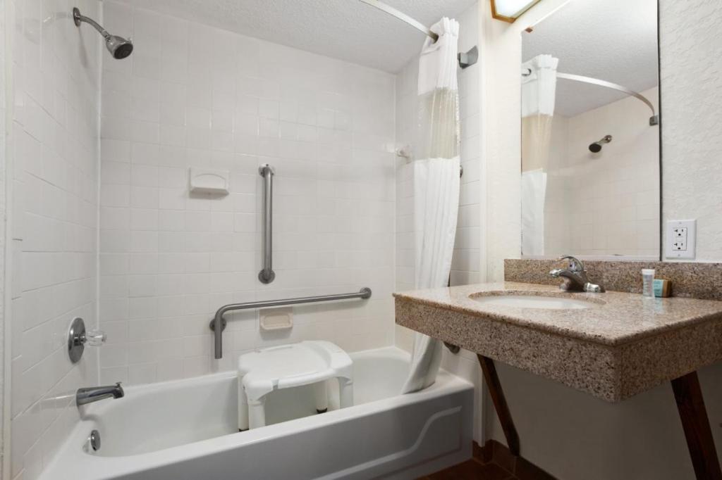 Travelodge by Wyndham Outer Banks/Kill Devil Hills - Room King - Non-fumeur