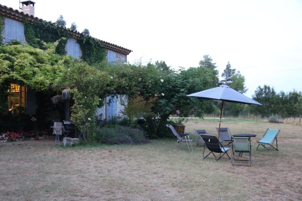 Zahrada ubytování Le Mas des Pins